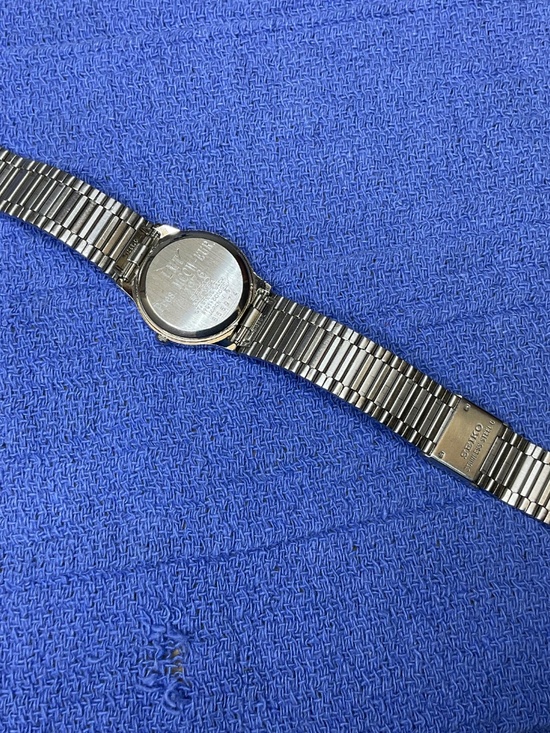 Ladies Seiko Quartz Watch in good condition main image 4